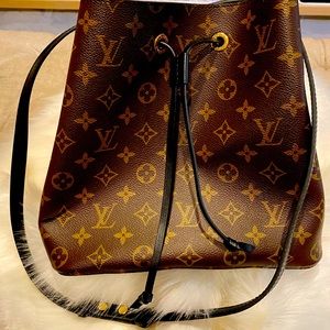 Louis Vuitton NeoNoe Drawstring Shoulder Bag